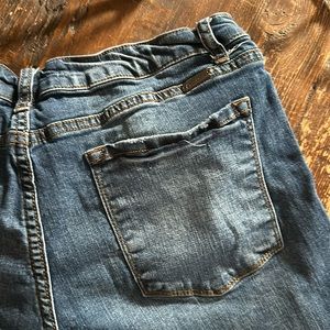 KanCan Frayed Ankle Jean